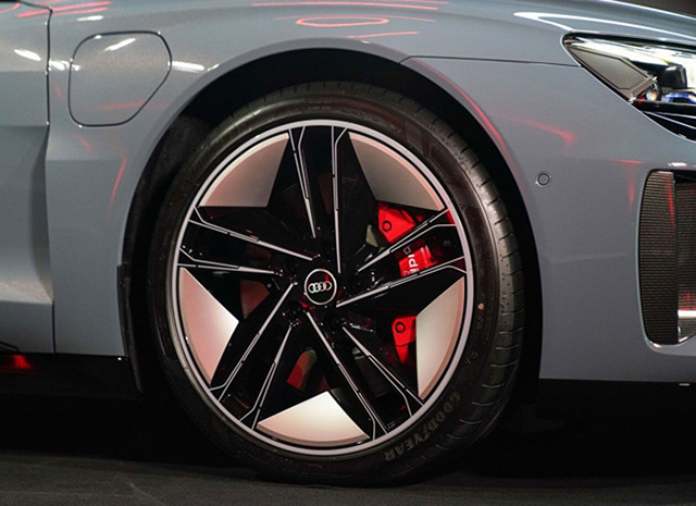 mam xe Audi e tron GT 2021 2022 ra mat thai lan muaxegiatot vn - Đánh giá xe Audi e-Tron GT 2023: Siêu xe chạy điện đối đầu Porsche Taycan tại Việt Nam